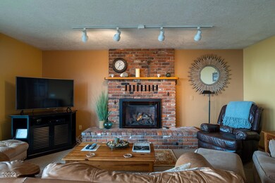 22-web-or-mls-861OceanViewDr (22)