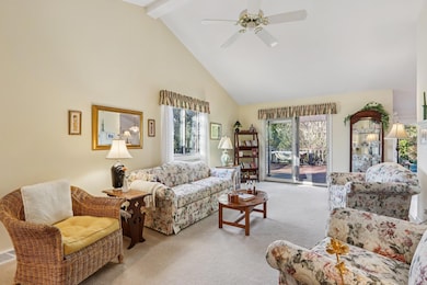 950 Pilgrim Pkwy unit D, Elm Grove, WI 53122 - photo 7