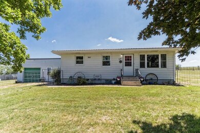 9284 W Ave, Columbus Junction, IA 52738 - photo 3