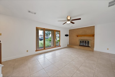 1305 Atlanta Dr, Irving, TX 75062 - photo 3