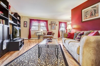 008_Family Room
