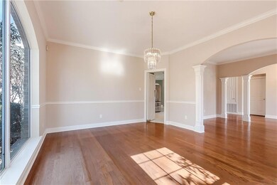  Dining Rooom
