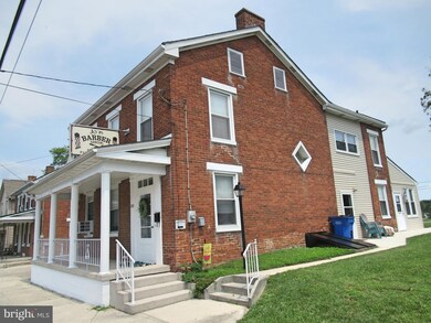 209 N Queen St, Littlestown, PA 17340 - photo 2