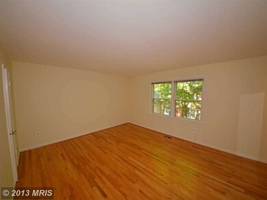 10157 Red Spruce Rd, Fairfax, VA 22032 - photo 2