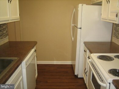 10 Edward Rutledge Bldg unit 10, Blackwood, NJ 08012 - photo 6