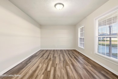 3410 Middle Rd, Jeffersonville, IN 47130 - photo 7