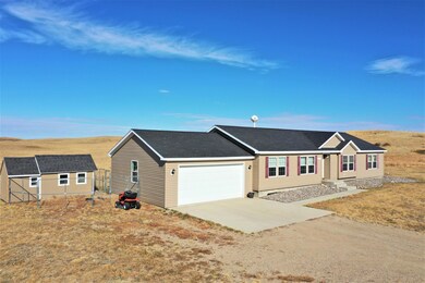 14937 Cochise St, Williston, ND 58801 - photo 3