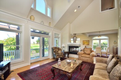 3533 Sanderling Dr SE-print-005-8-Living