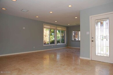 Foyer-Living Room
