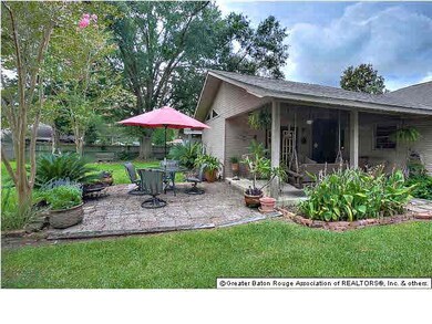 ENTERTAINING PATIO