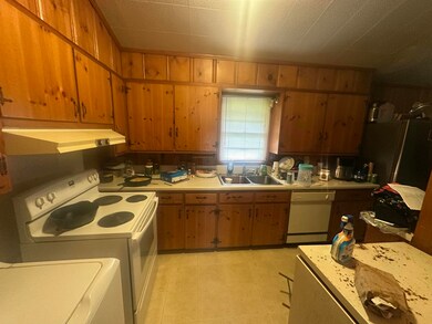 320 Florence St, Columbus, MS 39702 - photo 4