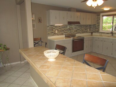 8135 E Nicaragua Dr, Tucson, AZ 85730 - photo 6