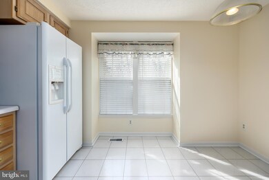 13904 Winding Ridge Ln, Centreville, VA 20121 - photo 6