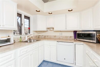 226 W Wynnbrook Dr, Hendersonville, NC 28792 - photo 6