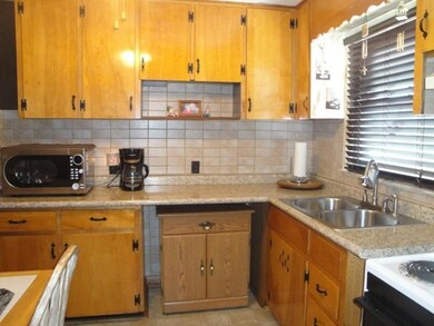 902 Hills Chapel Rd, Manchester, TN 37355 - photo 5