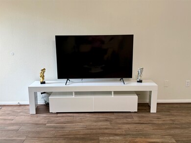 142 E Spindle Tree Cir, Spring, TX 77382 - photo 4