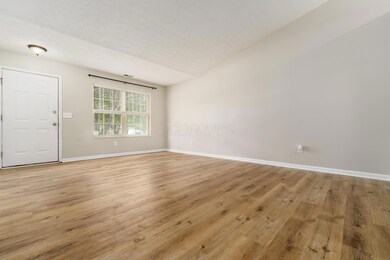 1409 Hackworth St, Columbus, OH 43207 - photo 6