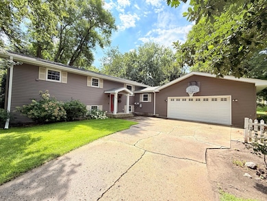 619 N 10th St, Montevideo, MN 56265 - photo 2