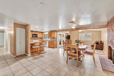 Dining/Kitchen
