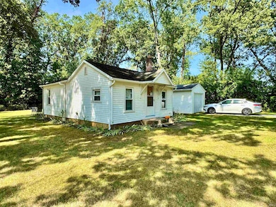 56365 Strathmore Dr, Elkhart, IN 46516 - photo 2