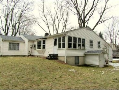 81 Harlow Dr, Amherst, MA 01002 - photo 3