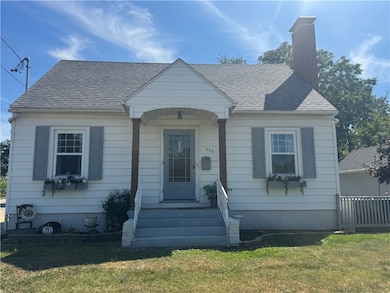 320 E Jasper St, Paris, IL 61944 - photo 2