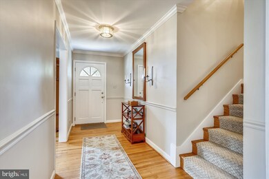 2117 Reynolds St, Falls Church, VA 22043 - photo 4