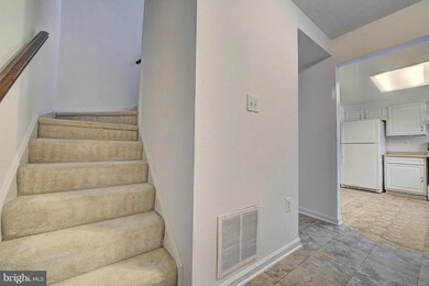 8985 Bonham Cir, Manassas, VA 20110 - photo 6