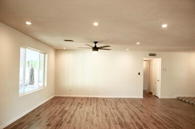 LIVING ROOM2