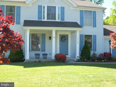 16128 Olmstead Ln, Woodbridge, VA 22191 - photo 2