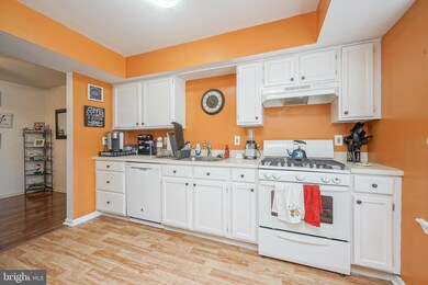 316 Cherrywood Dr, Clementon, NJ 08021 - photo 5