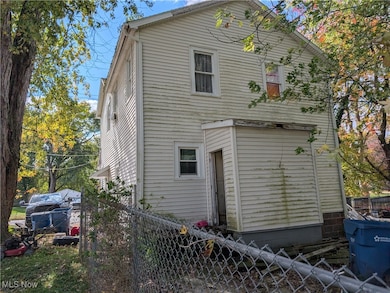 248 Myron St, Hubbard, OH 44425 - photo 2