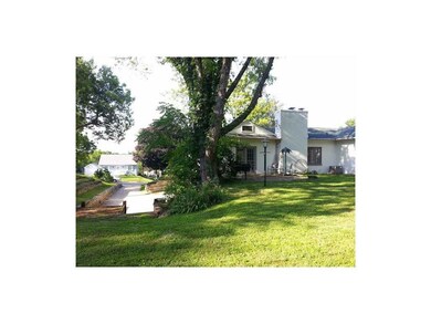 Neighborhood. Nice well kept wooded S.E. neighborh