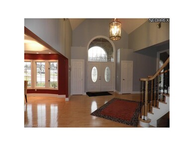 9672 Amberwood Ct, Broadview Heights, OH 44147 - photo 3