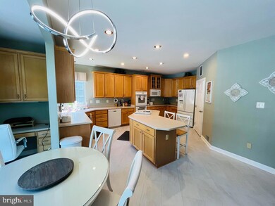 635 Volkl Dr, Sykesville, MD 21784 - photo 6