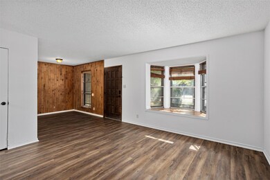 617 Hallvale Dr, Fort Worth, TX 76108 - photo 5