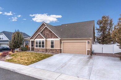 Yew Ln SW 3733 (3 of 38)