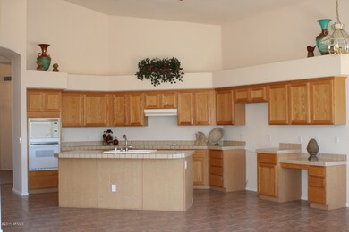 Fabulous Spacious Kitchen