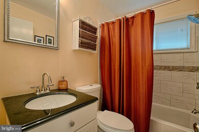 3623 Stanford Cir, Falls Church, VA 22041 - photo 7