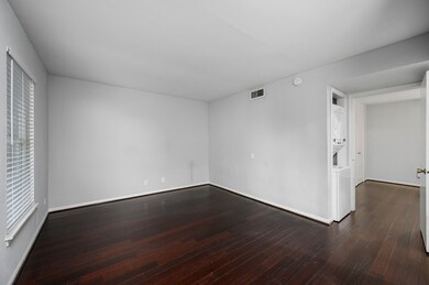1710 Indiana St unit 11, Houston, TX 77006 - photo 2