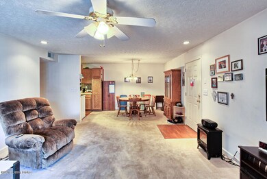 173 Central Blvd unit 18, Mount Washington, KY 40047 - photo 4