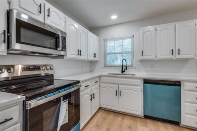 1110 Indian Hills Dr, Grand Prairie, TX 75051 - photo 7