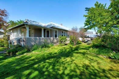 547 Laurel St, Central Point, OR 97502 - photo 4