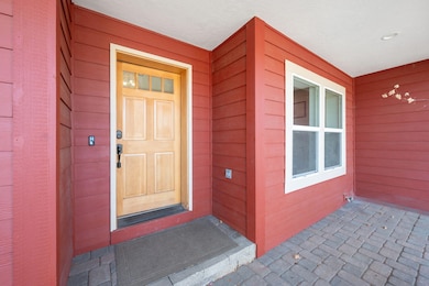 3-web-or-mls-20881-Top-Knot-Lane-Bend-Or