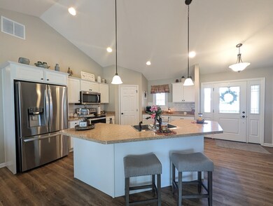 1057 S Walnut St, Rushville, IN 46173 - photo 4