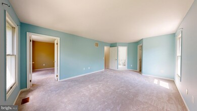 11012 Cross Laurel Dr, Germantown, MD 20876 - photo 6