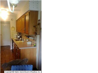 Foxwood Square unit 7, Staten Island, NY 10314 - photo 2