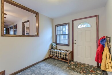 8 Huntingdon Ln, Nashua, NH 03062 - photo 4