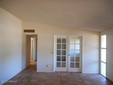 Living Rm to Den