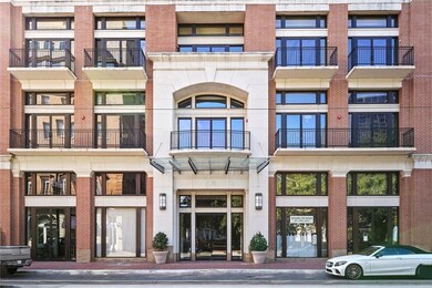 Centrally located between the French Quarter, Arts